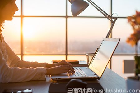 鱼缸摆在办公室什么位置好?