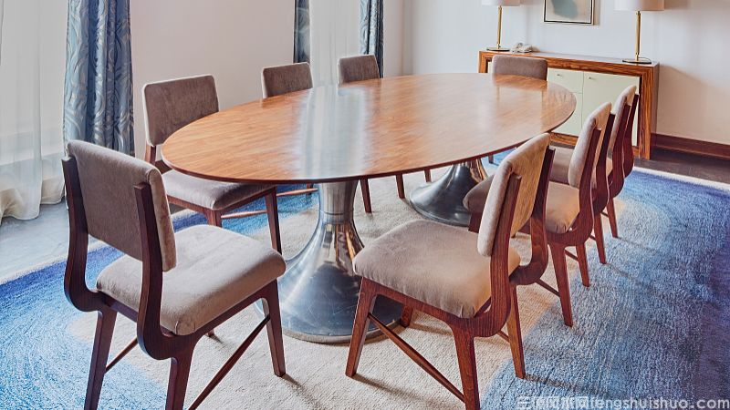 家居中餐桌的风水讲究