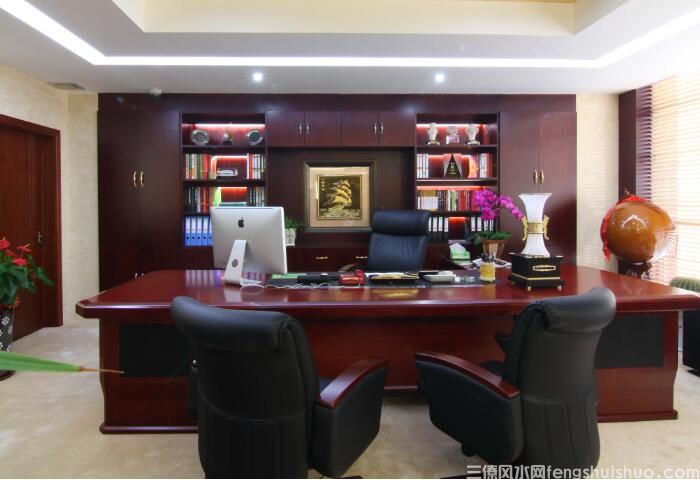 办公室风水摆设与布局大全(图3) 办公室风水摆设与布局大全(图3)