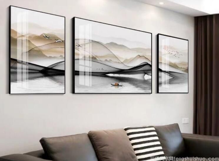 客厅挂画风水7大禁忌，客厅挂什么字画风水好？(图3)