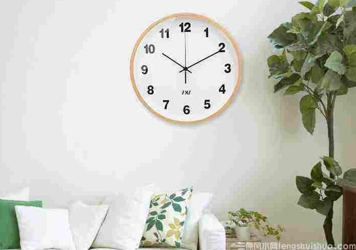 钟表挂在家里哪个位置好风水好？钟表挂摆风水讲究有哪些？(图2)