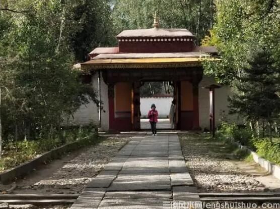 阳宅风水口诀-门前行路若狭窄，阴人之有厄