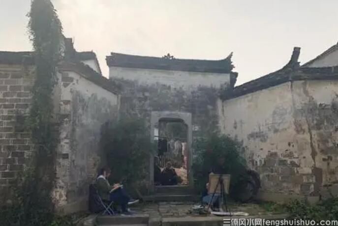 阳宅风水口诀-门前不宜八字路,主出忤逆子