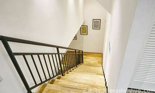 开门就是楼梯风水好不好？