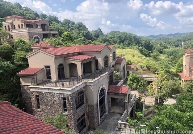 半山腰房子风水好不好？为什么别墅多在半山腰？