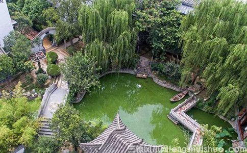 【阳宅风水】别墅风水中庭院不宜种大树造池